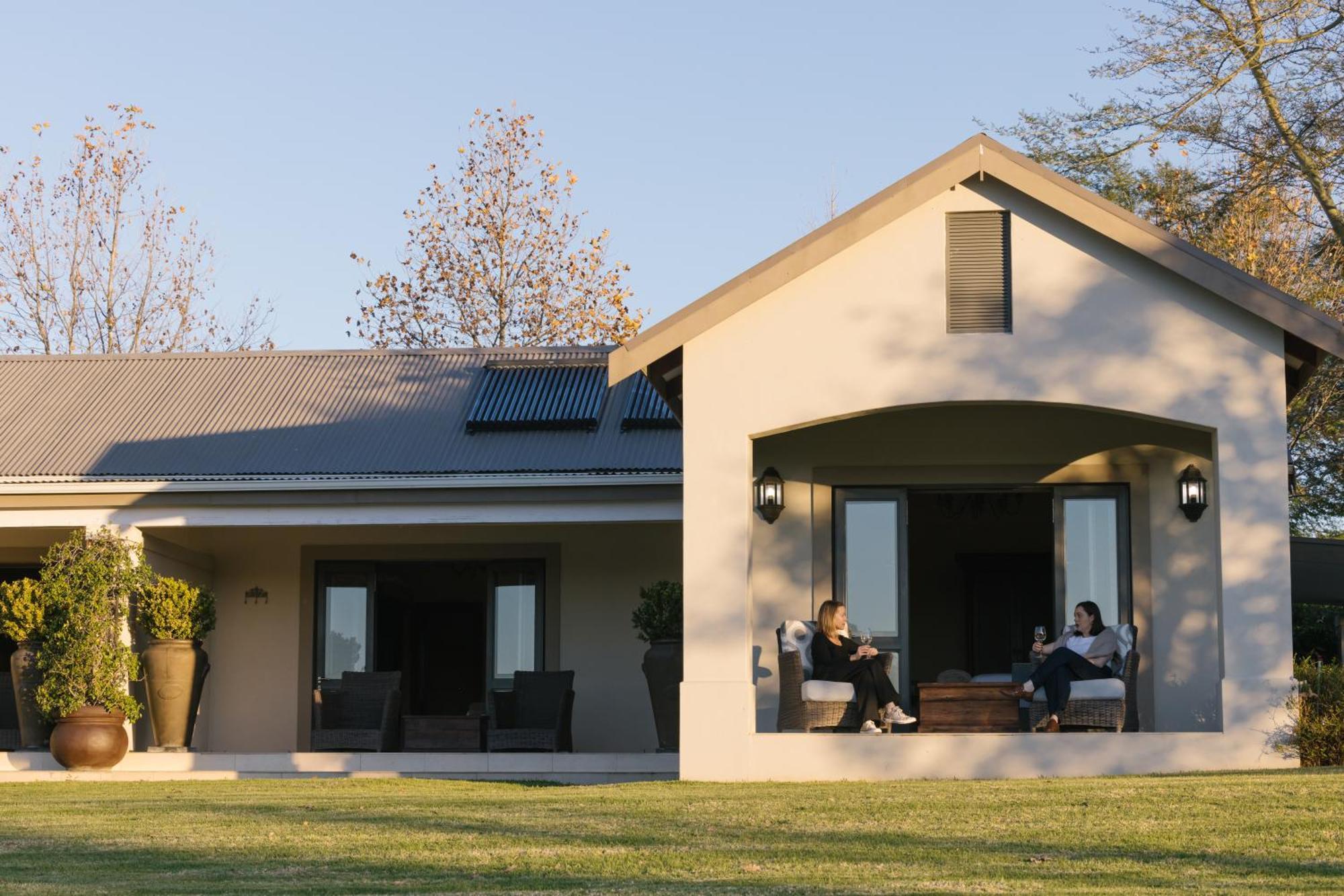 Under Oaks Guesthouse Paarl Exterior photo